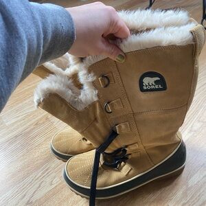 Sorel Camel Boots with Plush Fur Trim